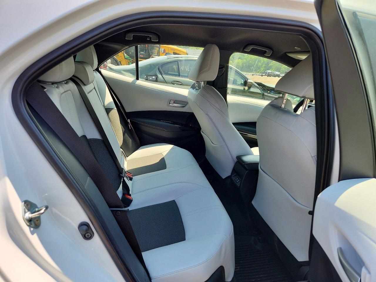 2026 TOYOTA COROLLA XSE — Фото 10 из 12