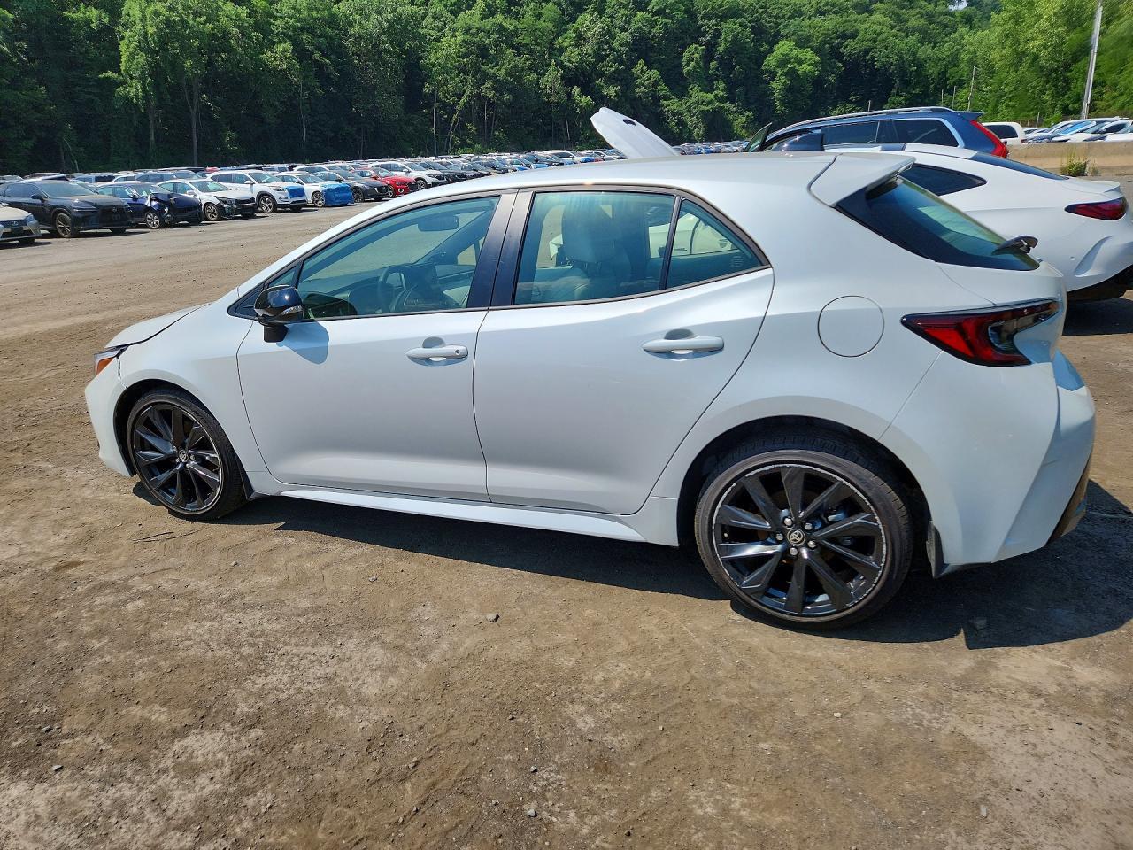 2026 TOYOTA COROLLA XSE — Фото 2 из 12