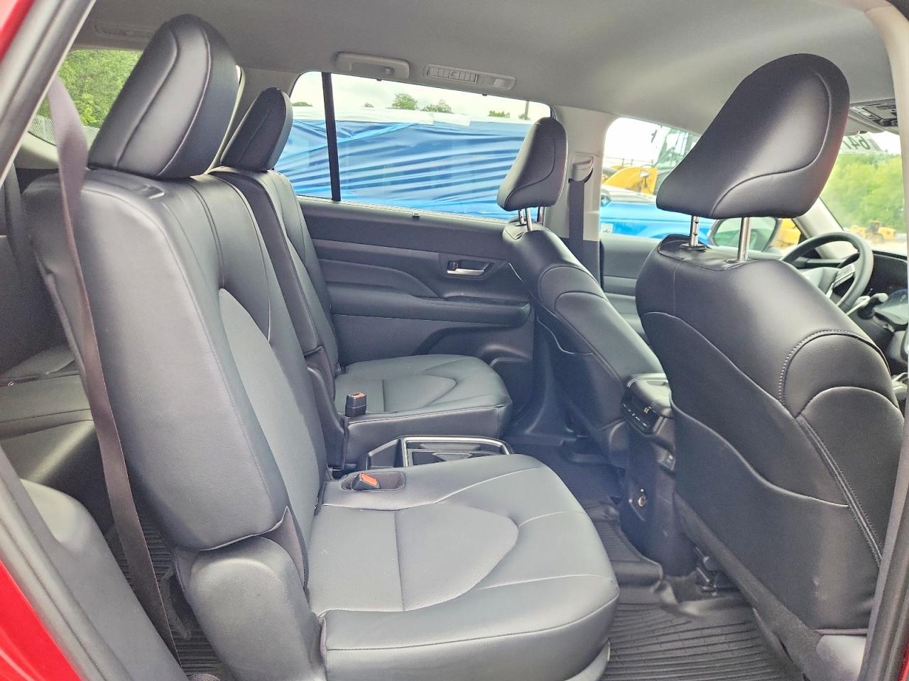 2026 TOYOTA GRAND HIGHLANDER XLE — Фото 11 из 13