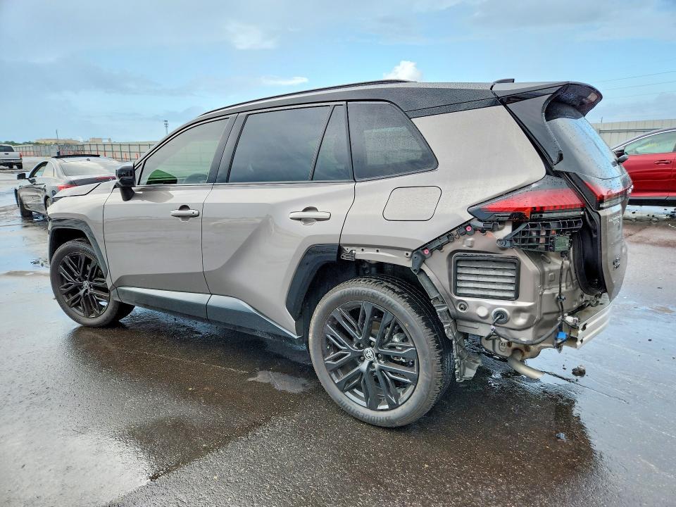 2026 TOYOTA RAV4 XSE — Фото 2 из 14