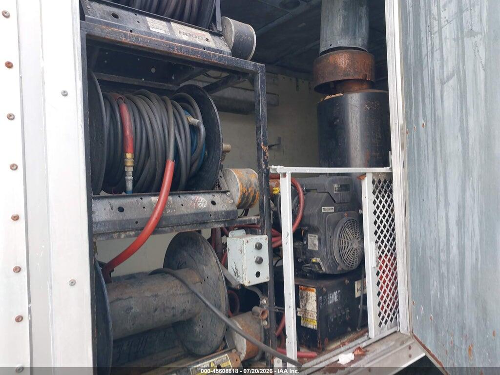 1FDSE3FL6ADA64286 2010 FORD E-350 CUTAWAY photo no. 12