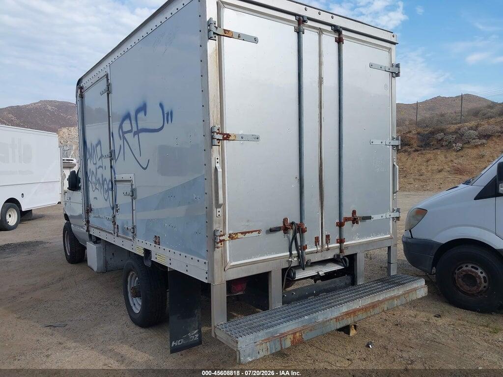 1FDSE3FL6ADA64286 2010 FORD E-350 CUTAWAY photo no. 3