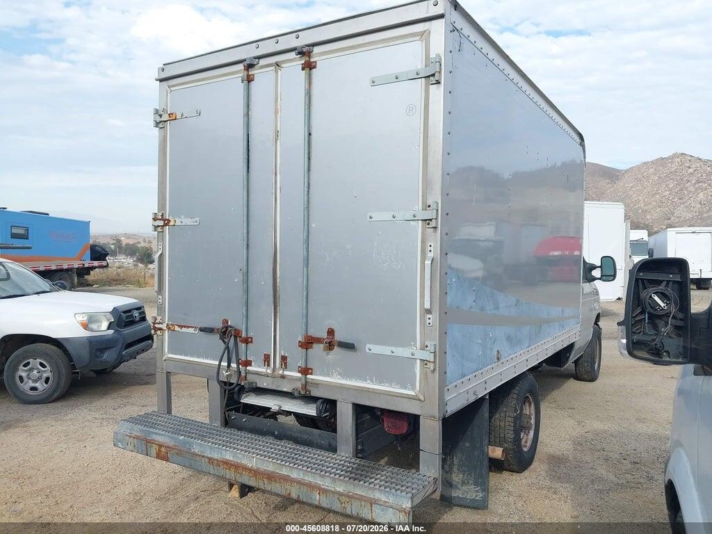 1FDSE3FL6ADA64286 2010 FORD E-350 CUTAWAY photo no. 4