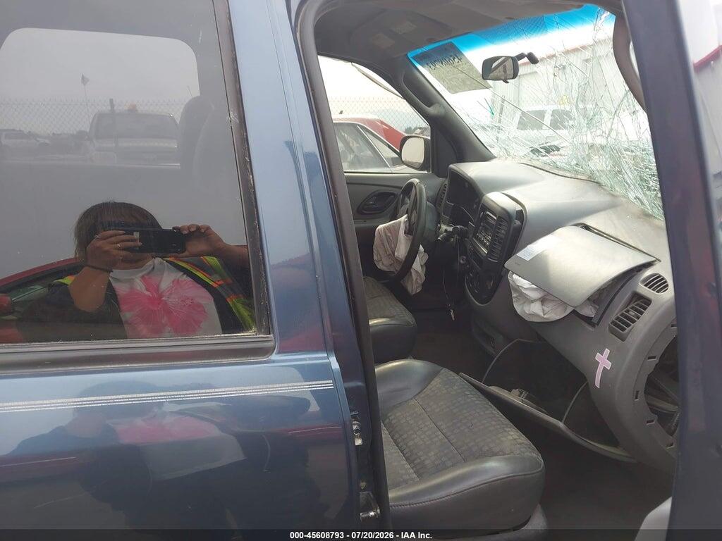 1FMYU02131KA58151 2001 FORD ESCAPE photo no. 5