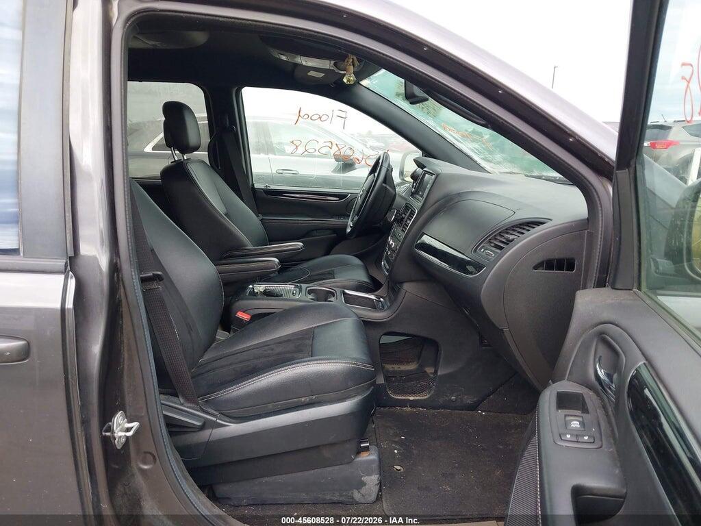 2C4RDGCG8JR143590 2018 DODGE GRAND CARAVAN photo no. 5