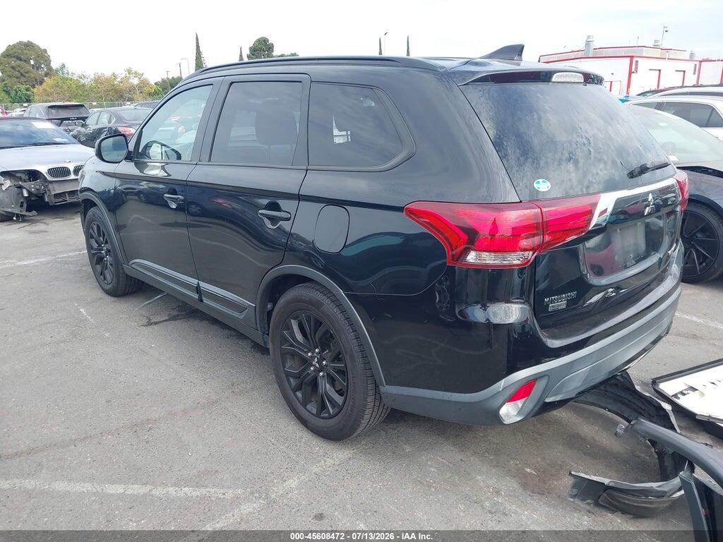 JA4AD3A3XJZ050138 2018 MITSUBISHI OUTLANDER photo no. 3