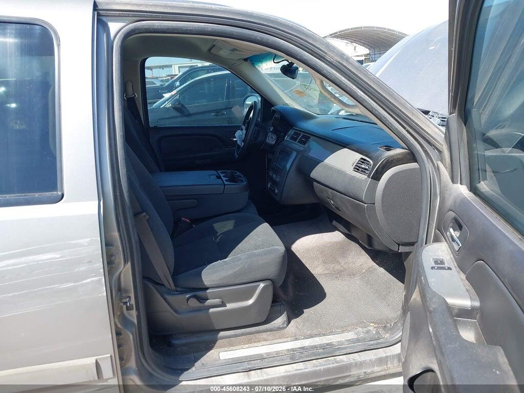 1GNFC16J78J209532 2008 CHEVROLET SUBURBAN 1500 photo no. 5