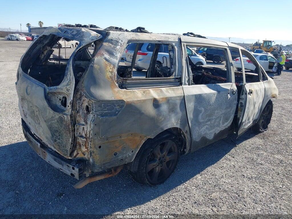 5TDXZ3DC3LS056106 2020 TOYOTA SIENNA photo no. 4