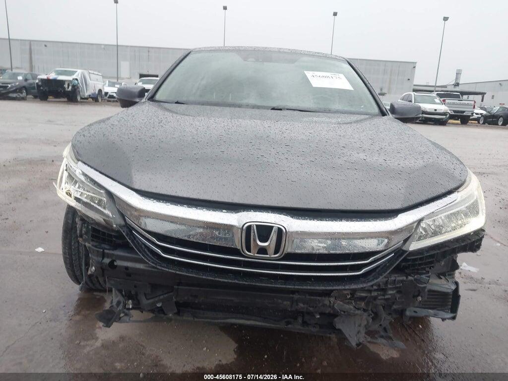 JHMCR6F76HC028856 2017 HONDA ACCORD HYBRID photo no. 6