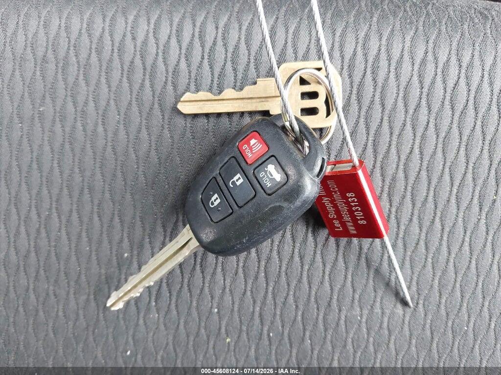5YFBURHEXJP769582 2018 TOYOTA COROLLA photo no. 11