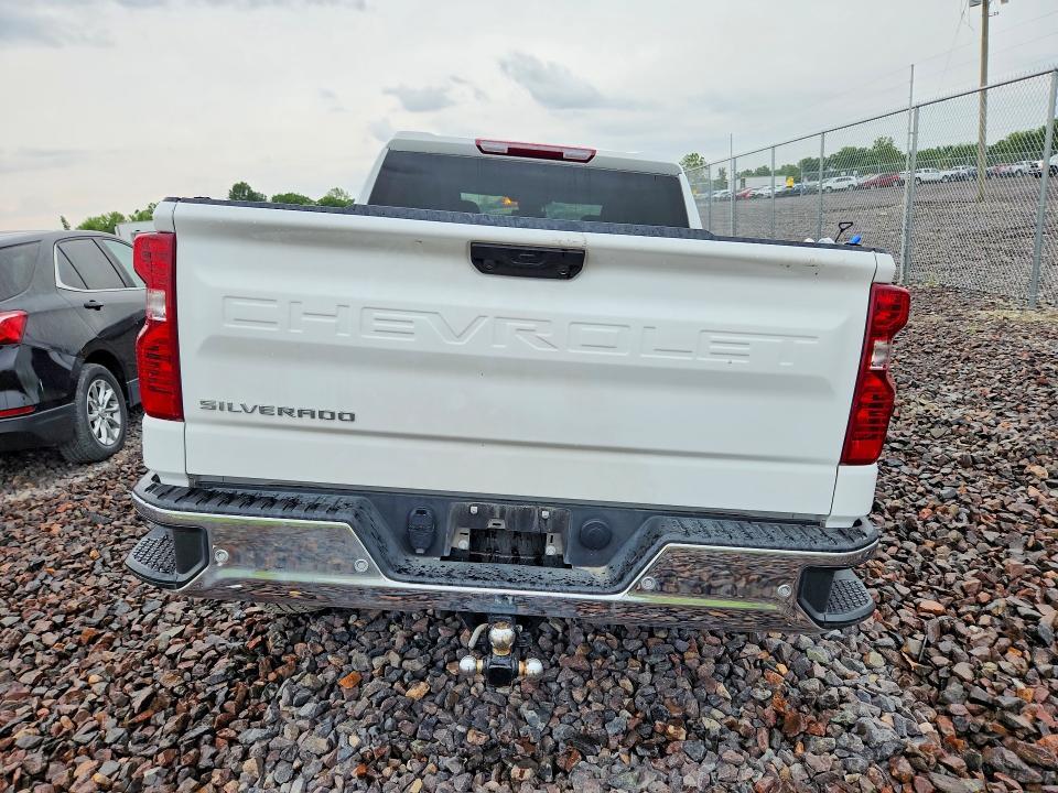 2025 CHEVROLET SILVERADO K1500 — Фото 6 из 12