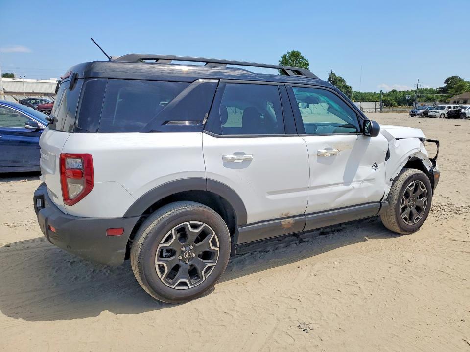 2025 FORD BRONCO SPORT OUTER BANKS — Фото 3 из 13