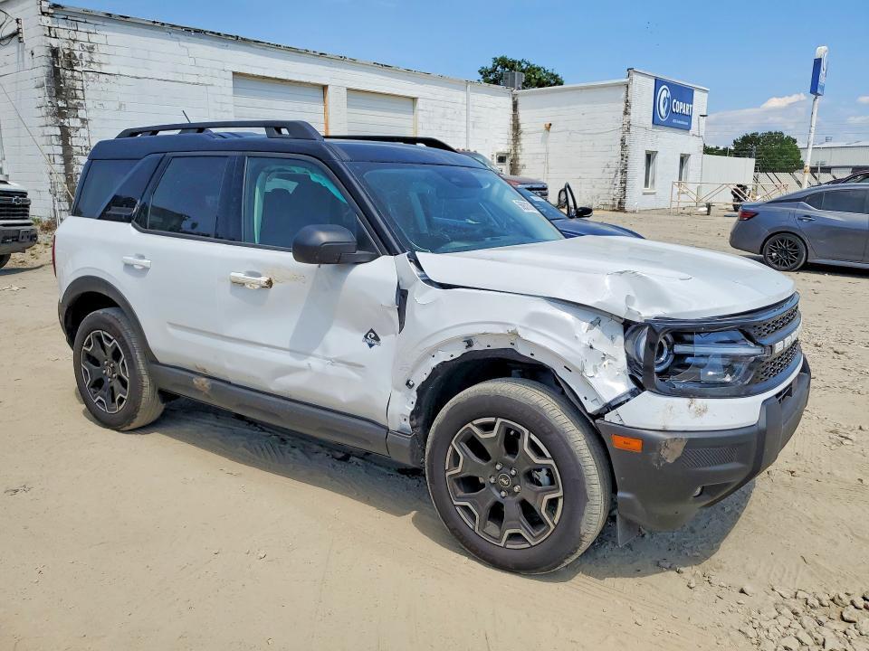 2025 FORD BRONCO SPORT OUTER BANKS — Фото 4 из 13