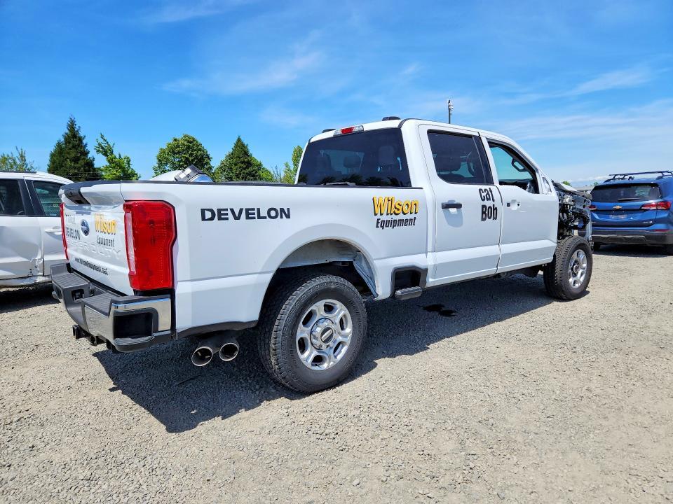 2025 FORD F250 SUPER DUTY — Фото 3 из 12