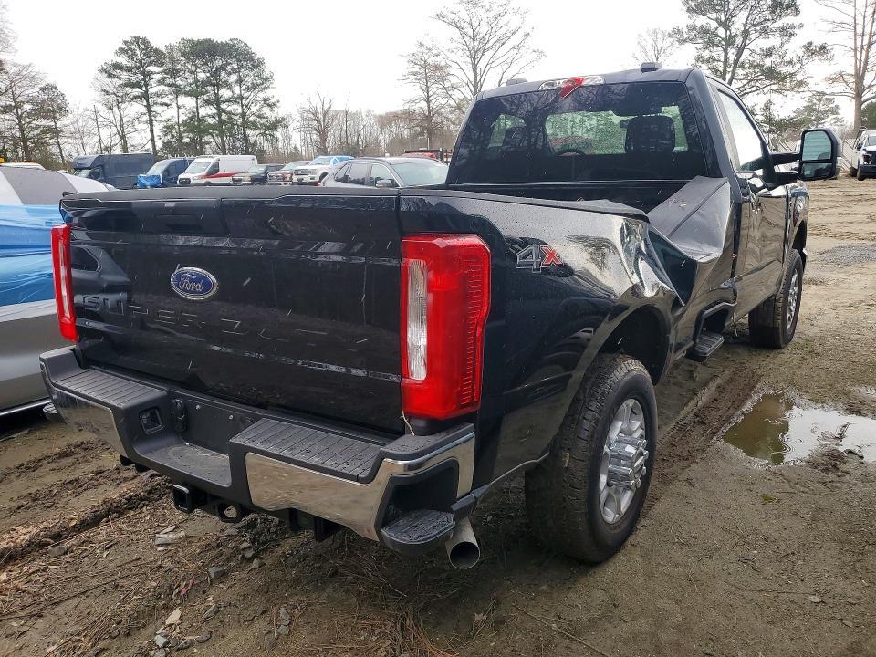 2025 FORD F350 SUPER DUTY — Фото 3 из 13
