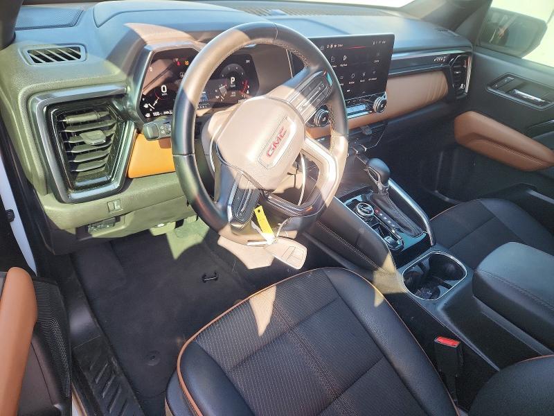 2025 GMC CANYON AT4 — Фото 8 из 12