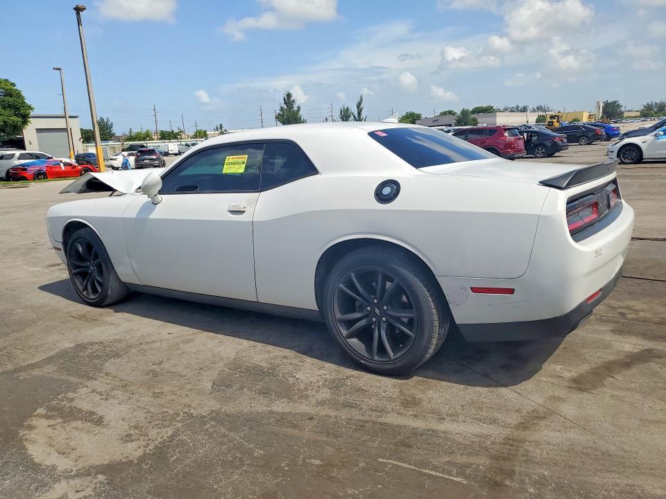 2018 DODGE CHALLENGER SXT — Фото 2 из 12