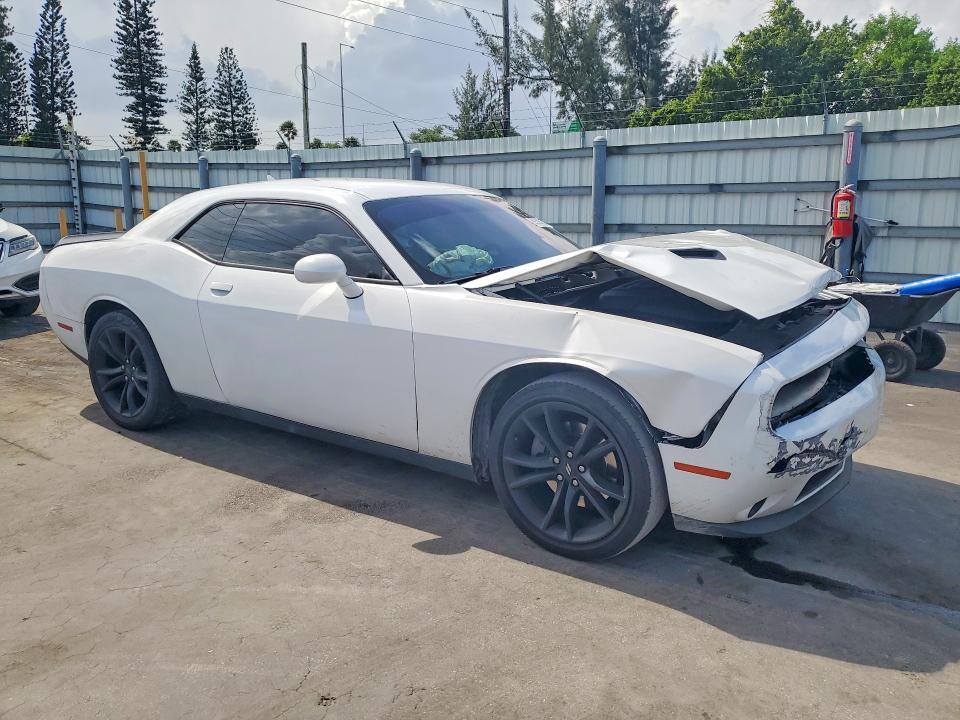 2018 DODGE CHALLENGER SXT — Фото 4 из 12