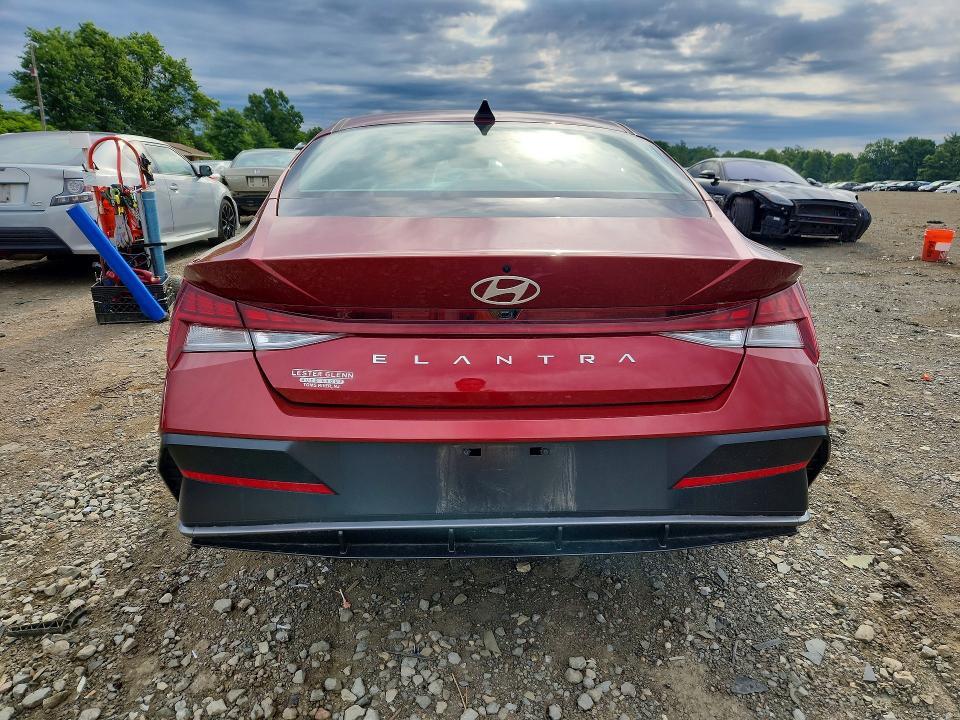 2025 HYUNDAI ELANTRA SEL — Фото 6 из 12