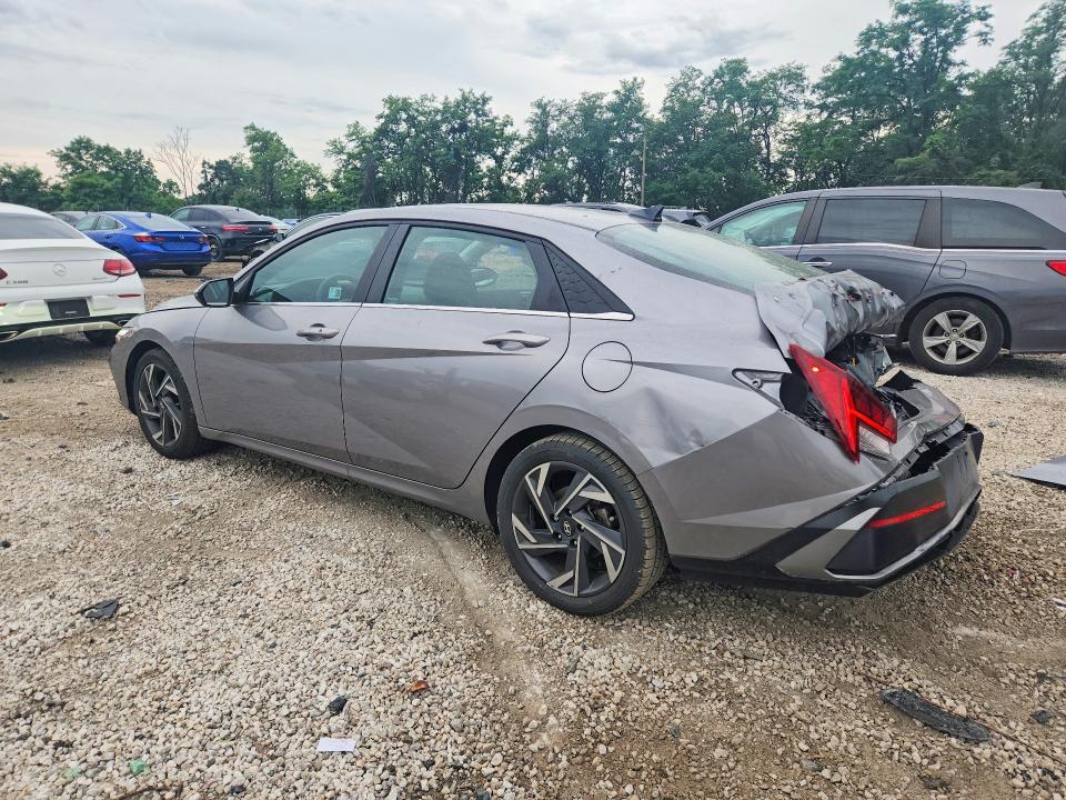 2025 HYUNDAI ELANTRA SEL — Фото 2 из 12