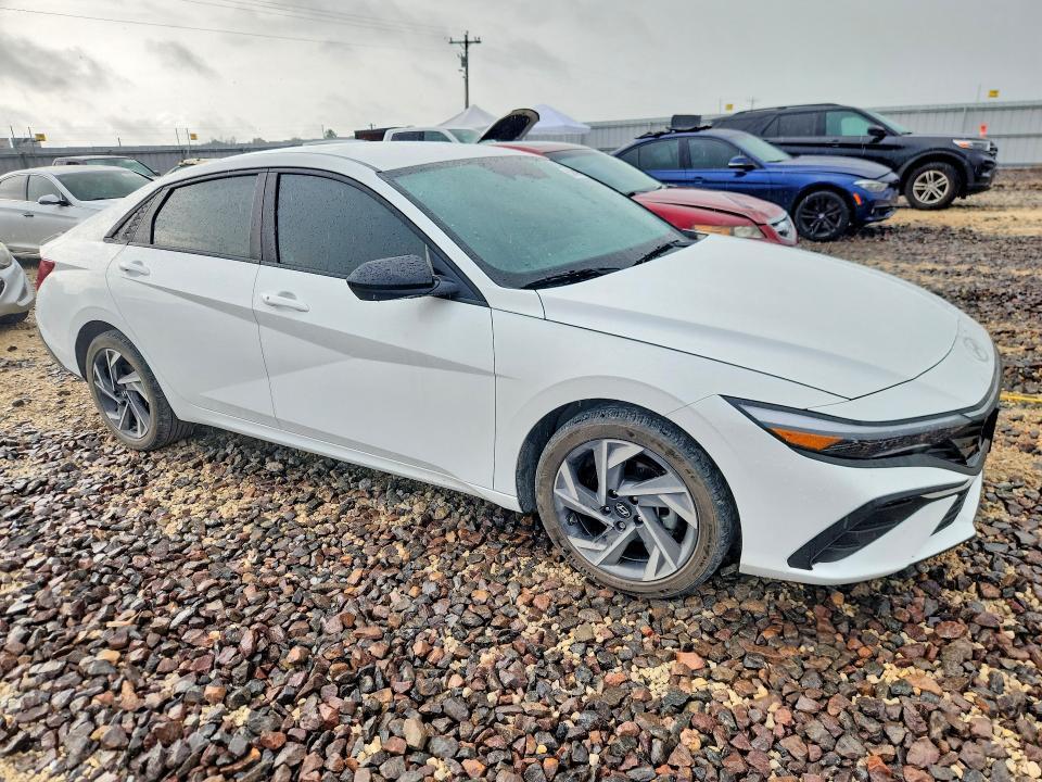 KMHLM4DG7SU922868 2025 HYUNDAI ELANTRA photo no. 4