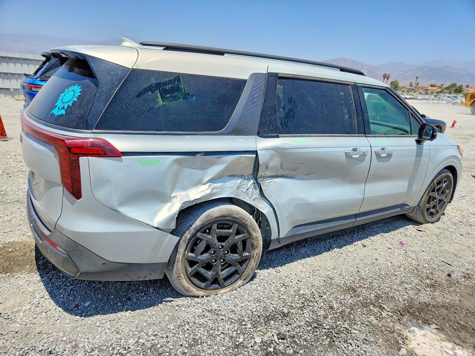 KNDNE5K31S6507775 2025 KIA CARNIVAL photo no. 3