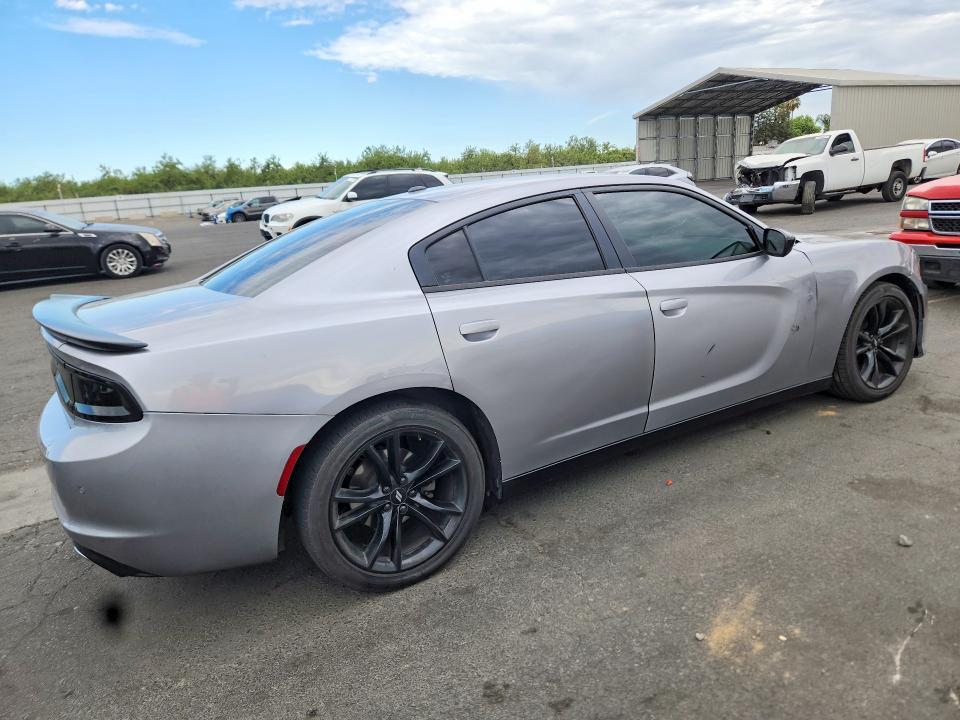 2018 DODGE CHARGER SXT — Фото 3 из 12