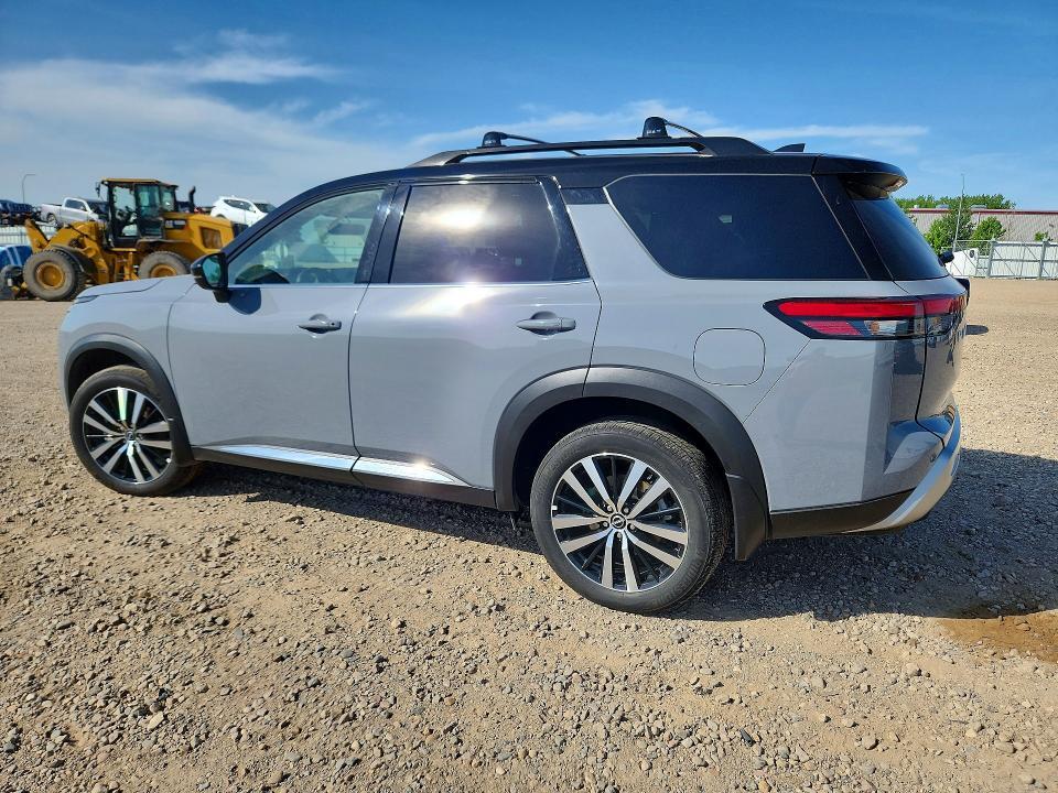 2025 NISSAN PATHFINDER PLATINUM — Фото 2 из 14