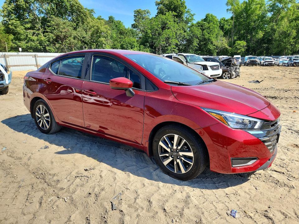 2025 NISSAN VERSA SV — Фото 4 из 13