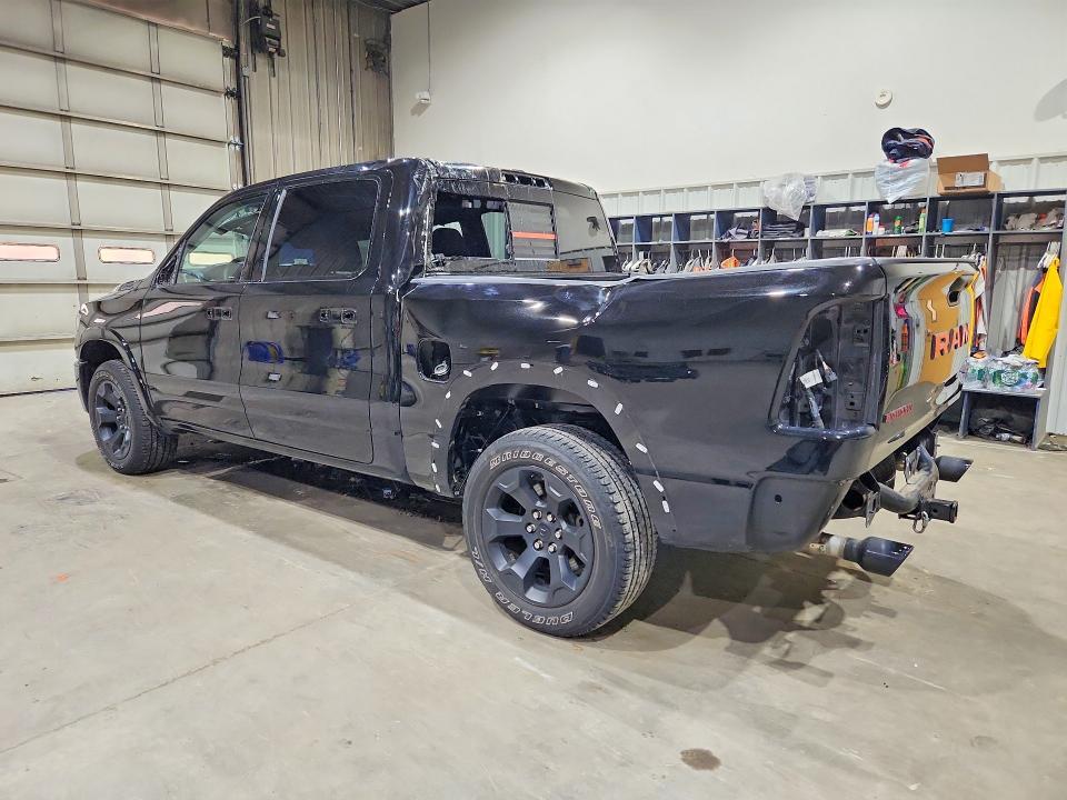 2025 RAM 1500 BIG HORN — Фото 2 из 13