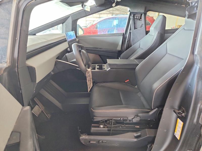 2025 TESLA CYBERTRUCK — Фото 7 из 12