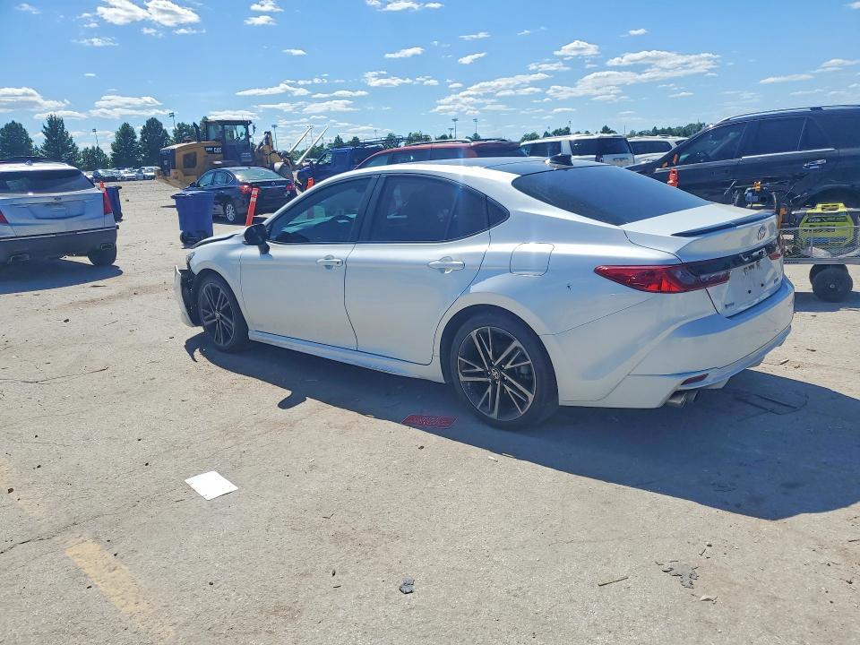 2025 TOYOTA CAMRY — Фото 2 из 12