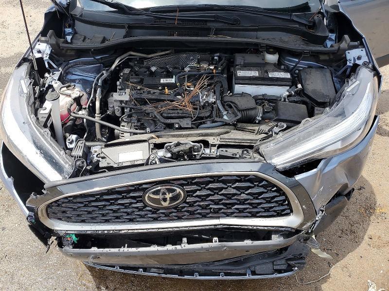 2025 TOYOTA COROLLA CROSS XLE — Фото 12 из 13