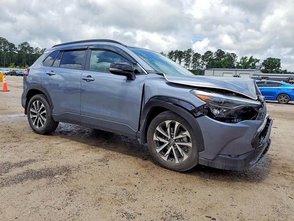 2025 TOYOTA COROLLA CROSS XLE — Фото 4 из 13