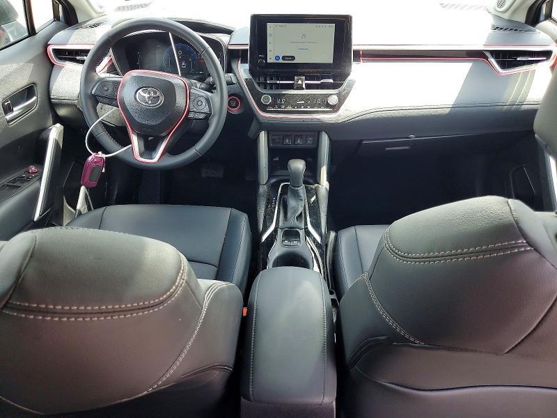 2025 TOYOTA COROLLA CROSS XLE — Фото 8 из 13
