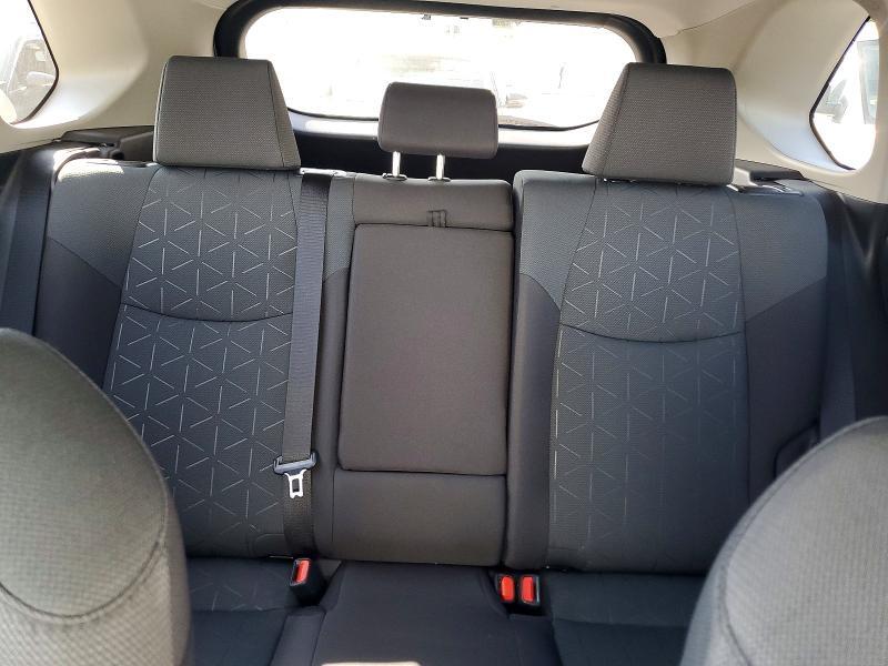 2025 TOYOTA RAV4 XLE — Фото 10 из 13