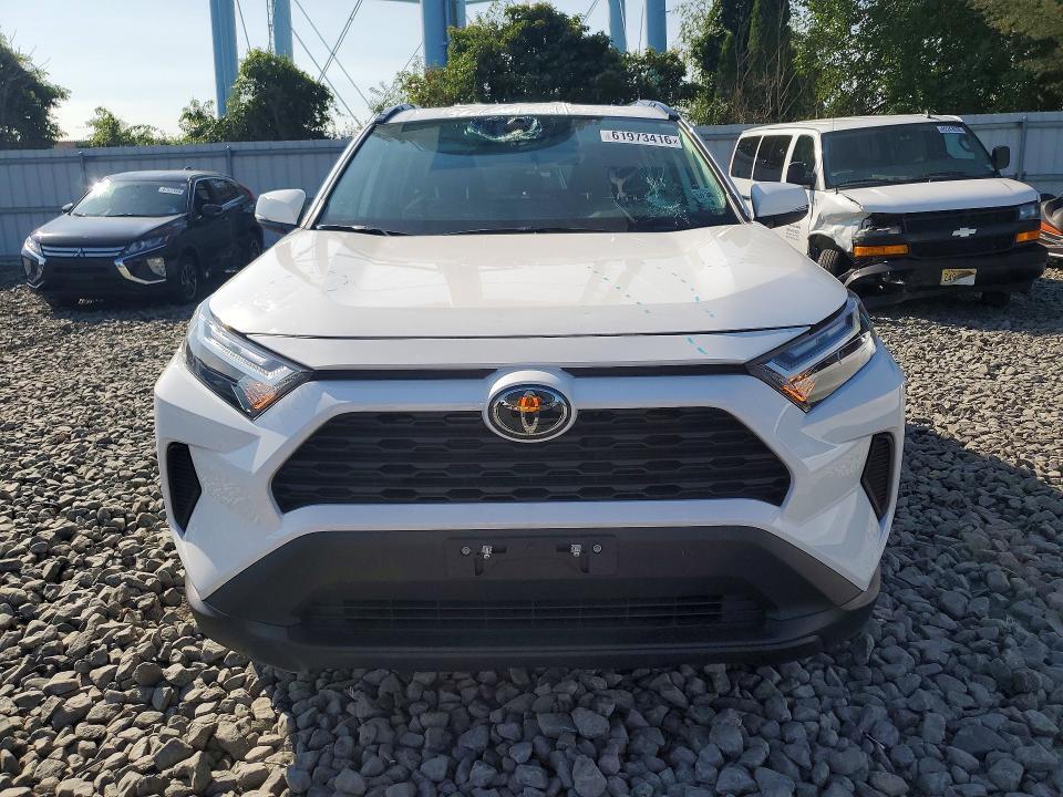 2025 TOYOTA RAV4 XLE — Фото 5 из 13