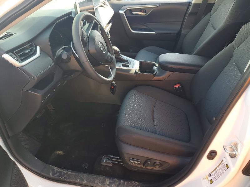 2025 TOYOTA RAV4 XLE — Фото 7 из 13