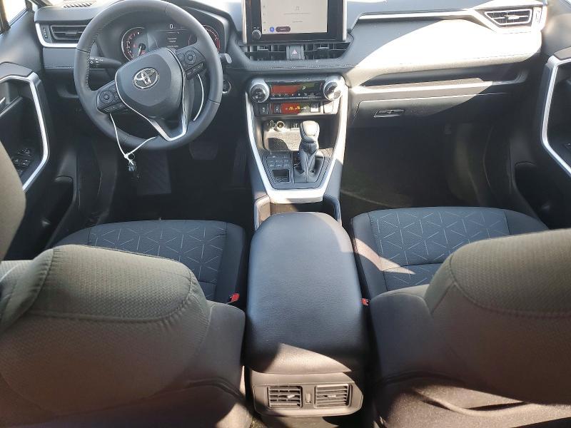 2025 TOYOTA RAV4 XLE — Фото 8 из 13