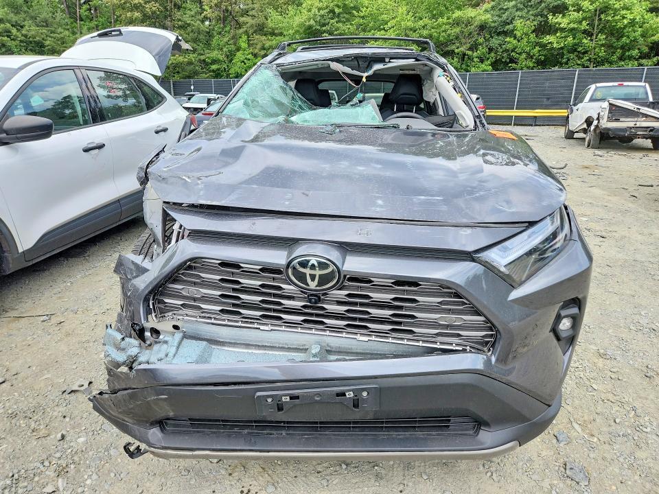 2025 TOYOTA RAV4 LIMITED — Фото 5 из 13