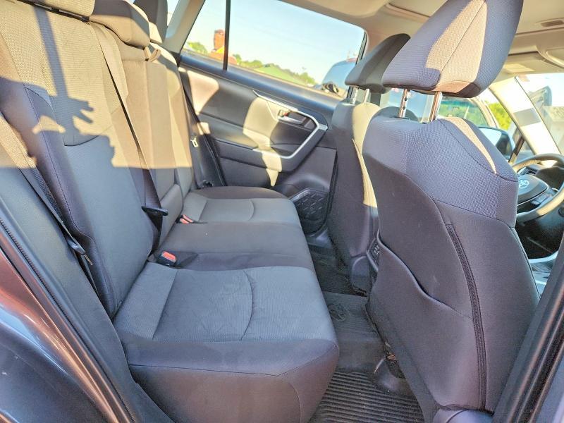 2025 TOYOTA RAV4 XLE — Фото 11 из 13