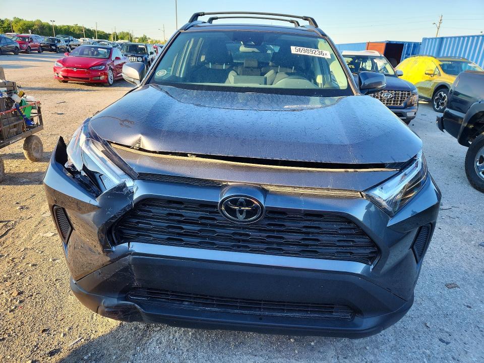 2025 TOYOTA RAV4 XLE — Фото 5 из 13
