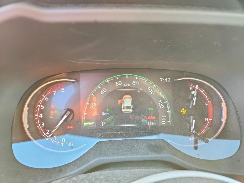 2025 TOYOTA RAV4 XLE — Фото 9 из 13