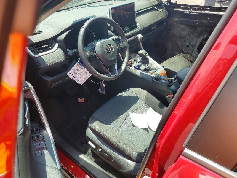 2025 TOYOTA RAV4 XLE — Фото 8 из 12