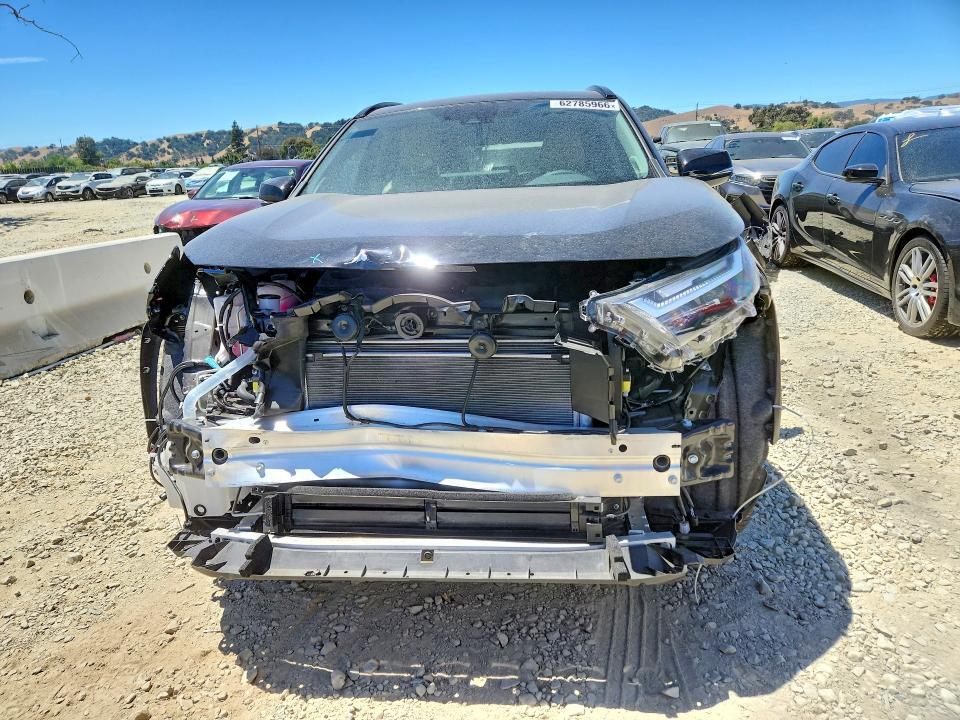 2025 TOYOTA RAV4 XLE PREMIUM — Фото 5 из 14