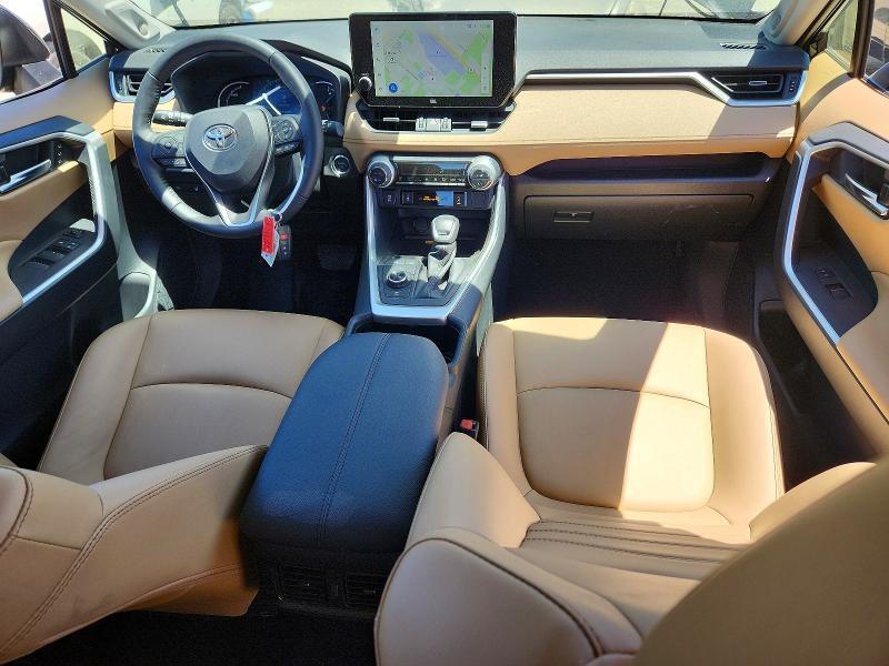2025 TOYOTA RAV4 XLE PREMIUM — Фото 8 из 14