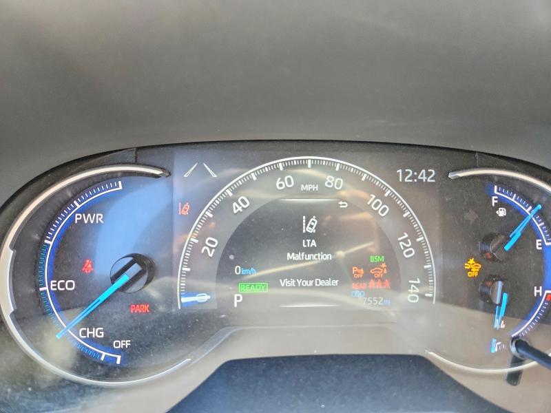 2025 TOYOTA RAV4 XLE PREMIUM — Фото 9 из 14