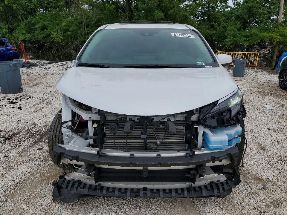 2025 TOYOTA SIENNA XLE 7-PASSENGER — Фото 5 из 14