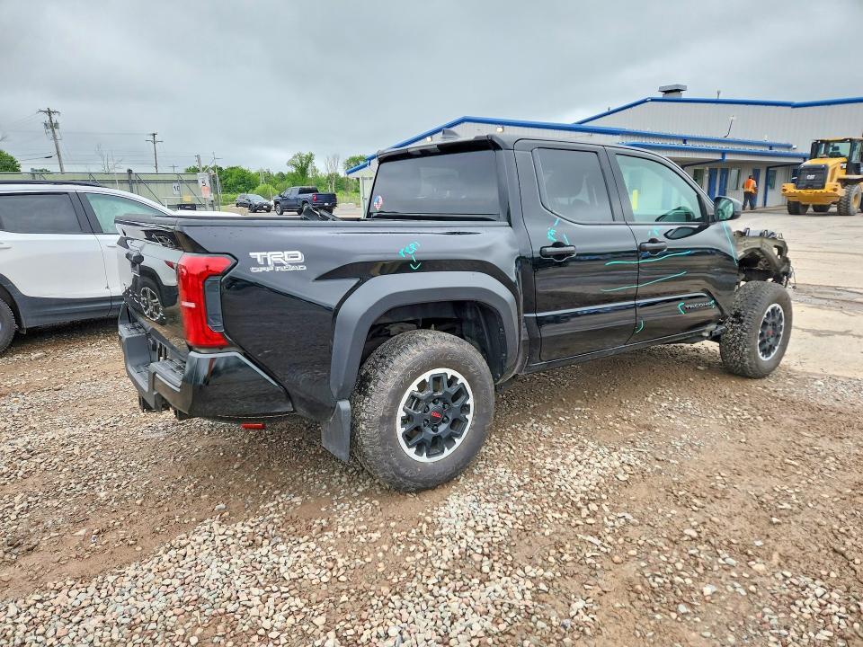 2025 TOYOTA TACOMA TRD OFF-ROAD — Фото 3 из 13