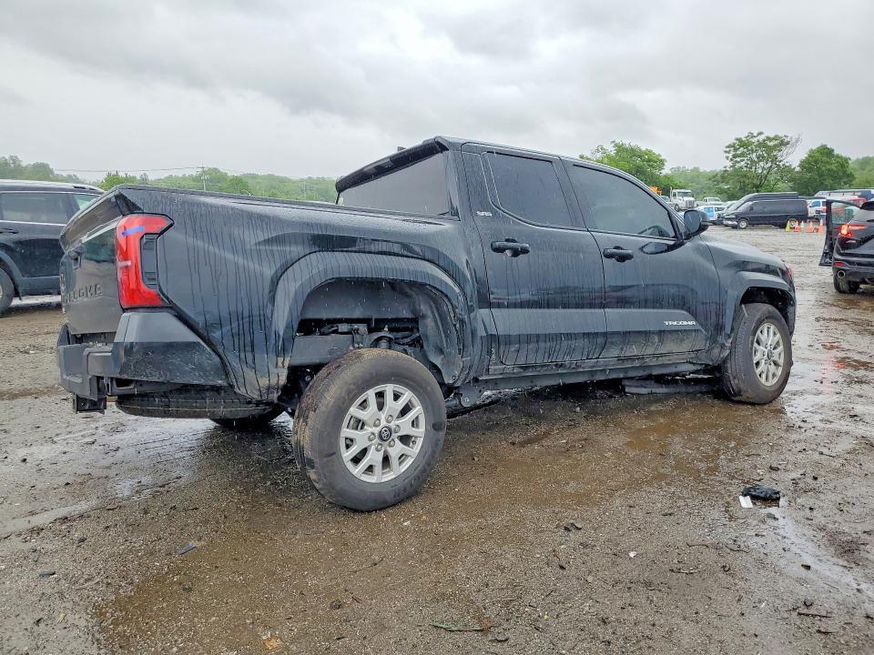 2025 TOYOTA TACOMA SR5 — Фото 3 из 12
